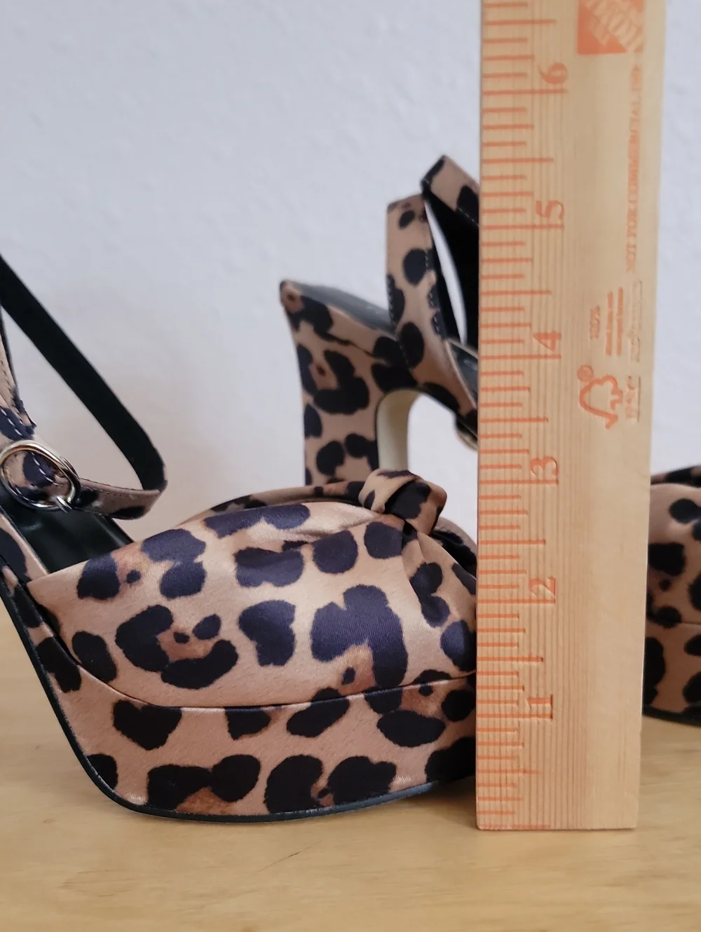 Rampage Leopard Print Platform Sandals Heels Tan Gold Black Animal Open Toe Knot